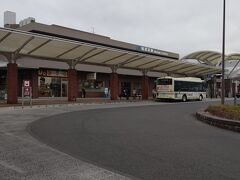 新居浜駅から『せとうちバス』路線バスを利用して移動です。