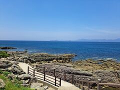 海側の遊歩道、歩きたいけどまずは本土最西端に行かなくっちゃね。