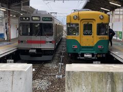 電鉄富山に16:25に到着するが、その後で、立山から乗車していた電車が続いて入線してくる。
直通より、乗り換えた方がわずかながら早かった。