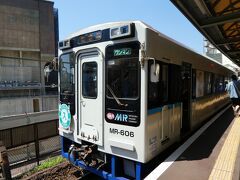 車内で検索していたら、1つ手前の佐世保中央駅で降りると乗りたいバスより1便早いバスに乗り換えられるらしい。
ということで、佐世保中央駅で下車。google 先生信じていいんですよね？

でも、調子に乗ると人間足をすくわれるものである。
