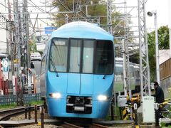 60000型MSE車、42両が存在。
2008年にデビューし、初めて地下鉄千代田線へ乗り入れるようになった。
EXEと似たコンセプトで分割併合前提で6両編成と4両編成を併結して運用。
東京の地下鉄に乗り入れる特急専用車はこれだけである（いわゆる定員制通勤電車は除く）。
地下鉄乗り入れは発展しておらず、本数も少なく、周知もあまりされておたず、空いている。
