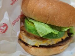 夕飯は前回食べておいしかったからヒカリの佐世保バーガー