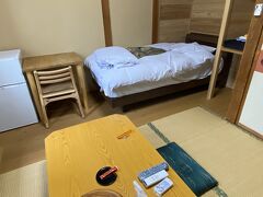 なんとベッドの、しかもトイレ、洗面所付のお部屋でした。わーい( ^)o(^ )