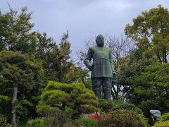 西郷隆盛像。
照國神社の近くにあります。