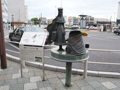 哲郎とメーテルの銅像