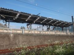 右手に西武秩父駅

間もなく