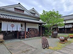 薩摩酒造花渡川蒸留所「明治蔵」へ
薩摩酒造は、「さつま白波」のメーカーです。

枕崎駅前の観光案内所の年配の方が、この「明治蔵」を紹介してくれました。