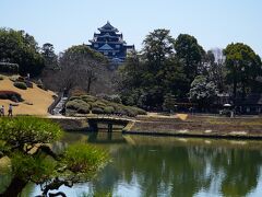 岡山城の隣には岡山後楽園。日本3大庭園のひとつです。
