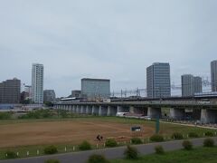 多摩川をながめて、二子橋をわたります。