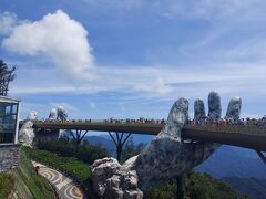 『巨人の神の手』【ゴールデン・ブリッジ（The Golden Bridge）】
大混雑！！