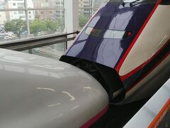 福島駅で東北新幹線やまびこと、山形新幹線つばさ がわかれます
