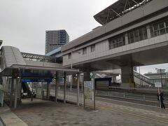 ゆりかもめ「有明」駅でも株主総会の案内看板を持ったスタッフさんが立っています。