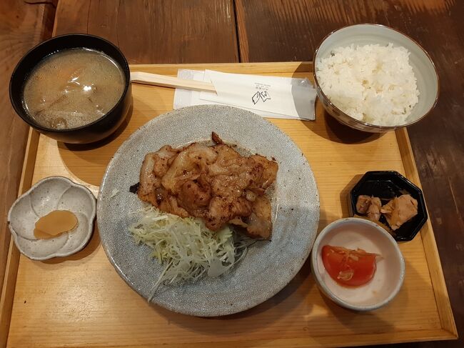 生姜焼きの定食をいただきました。<br />自然派のレストランで美味しかったです。