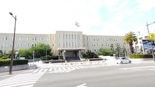 ホテルのすぐ北側が、和歌山県庁でした。