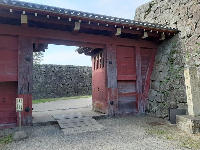 和歌山城を見学します。<br /><br />追廻門から中に入りました。