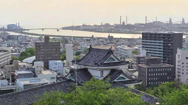 翌日向かう、和歌山港方面の景色です。<br />紀の川でかい！