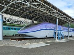 はい、次は新幹線高速試験車両保存場。
こちらはWIN350。最高速350km/hを目指して開発された高速試験車両です。