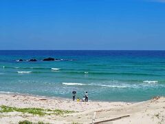 「しおかぜの里 角島」の前は、「しおかぜ コバルトブルービーチ」。

とーってもキレイですねっ！
海水浴シーズンは多くの方で賑わうそうです（*´▽｀*）