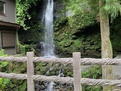 かずら橋から少し行ったところにある琵琶の滝。