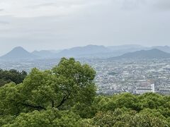 金毘羅宮展望台からは瀬戸内海まで見える。