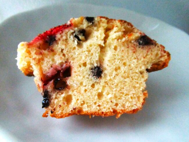 生地がしっとり柔らかで、美味しかったです☆<br /><br />リーズナブルな価格で、美味しいって最高！<br />大人気店。<br />営業日がごく少なくて残念ですが、チャンスがあったら<br />また伺いたいなぁ。<br /><br /><br />こうして、焼き菓子の旅は締めくくられました＾＾