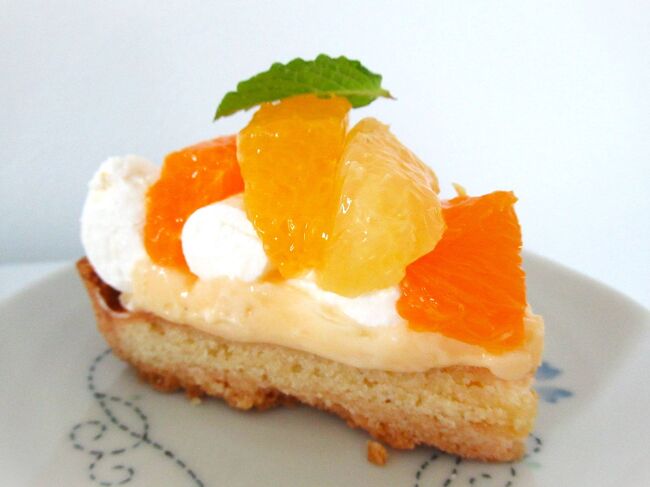 いろいろ柑橘のタルト<br /><br />サクサクタルトにカスタードクリーム、いろいろ柑橘♪<br />美味しかったです☆