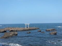 大洗磯前（いそさき）神社神磯（かみいそ）の鳥居。