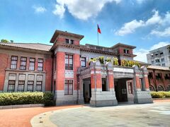 新竹市庁舎
日本時代に設置された新竹州庁舎は、現在も新竹市政府庁舎として使用されています。
昭和2年（1927年）の落成当時の姿をよく保存しており、国定古跡に指定されています。