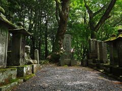 「森林太郎墓」と刻まれた墓石があった。
この墓は本名を林太郎こと明治の文豪である森鴎外の墓であり、11歳の時に上京して以降津和野に戻ることはなかったものの「森林太郎として津和野で死にたい」という希望が叶えられここに安置された（東京三鷹にも同じく森林太郎墓があるそう）。
