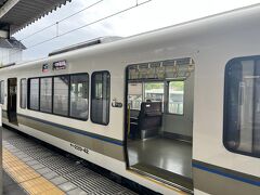 加茂駅到着。２度目の乗り換え。
大阪環状線と書いてある。大阪駅行きですね。