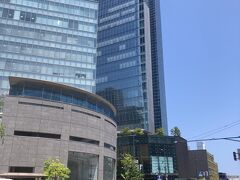 新潟日報のビル。
テナントには叙々苑、それって北？南？
ここは北工作の重要拠点。
やはりマスコミとのつながりは闇だ。