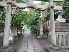 次は同じく京都御苑内にある宗像神社。宗像大神は、交通の守護神・主宰神として御神徳が高いそうです。交通の神様とは知らなかったよ