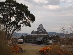 14：05　男山配水池公園
1929年に姫路市内の上水道に水を送る配水池が山頂に作られました。平成に入って、公園として整備されたそうです。
