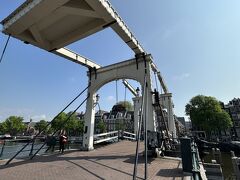 マヘレ橋。跳ね橋のようです。