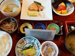 翌朝は日本料理の雲海で和食のセット。美味しかったです。
