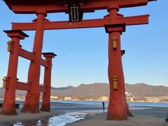 潮位が下がっているとはいえ、足元はかなり泥濘。