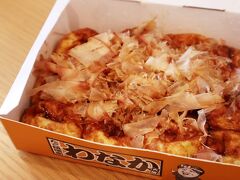 ◆たこ焼き12個入り(850円)
そして、わなかのたこ焼き～！！！
ふわふわ熱々で美味しいわ♪ここ最近、わなかや十八番、くくるなど…。
いくつかたこ焼きを食べる機会があったけれど、やっぱりわなかが安定の一番だな！

わなか
http://takoyaki-wanaka.com/