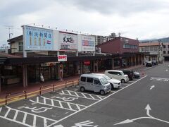 上諏訪駅。
諏訪湖温泉の玄関駅。霧ヶ峰や白樺湖へのバスも出ており、観光の拠点である。
