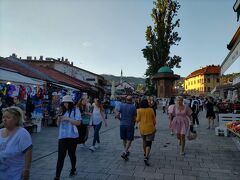 　旧市街の中心地区、セビリのある広場に戻ってきました。