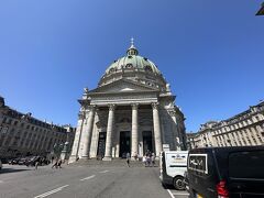 キリのよいところまで交代式を見学し、お次はフレデリック教会へ