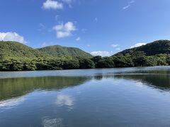 9時の定期船で上流に向かいます。
西表島はレンタカーがないと移動にかなりの制限があります。
バスが少ないので現地で楽しむ時間を考えて朝一番の船に乗りました。

ここの観光船もいつの間にか3,000円に…
5年前は1,800円だったのに…値上がりしたなー