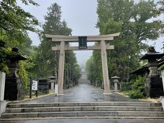 住吉神社にやって来ました。
雨も降っていて石段登るのはきつかったけど、無事参拝を終えて清々しい気持ちになります。