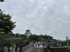 もちろん大阪城を見に。

