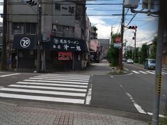 　最初はお腹が空いたので、尾張ラーメン第1旭本店に寄りました。
　尾張ラーメン第二旭本店は一宮駅から徒歩圏内にあり、昔ながらの醤油ラーメンを思う存分楽しむことができるお店です。
