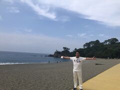 やっと来れた、桂浜！
徳島旅行のついでに足を伸ばして向かおうとしたが、なかなか辿り着けず諦めた苦い記憶があり、感無量