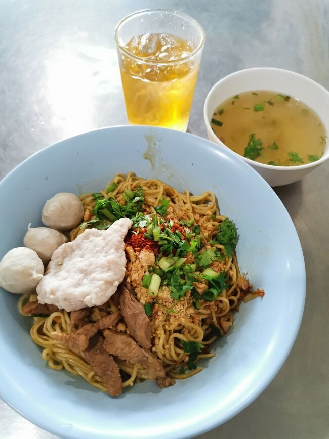 Phan OCHA 2 Chiangrai <br />パン　オーチャ2 チェンライ<br /><br />豚バミー大盛り麺　50B！<br />手打ちバミーの大盛りがこのお値段。<br />神。