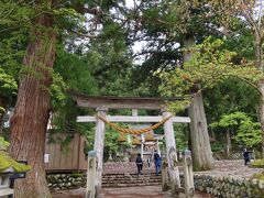 萩町集落南にある萩町の総鎮守、白川八幡神社。