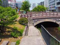 旅の目的の一つであるライラックを見に創成川公園へ