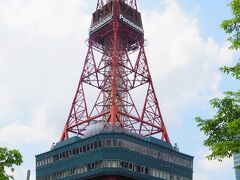 創成川公園を通ってテレビ塔の裏手へ
かわいいサイズ感♪
また後で登りに来ます！