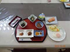 「風の宿・宗谷パレス」：で早め（6：30～）の朝食を食べ出発。